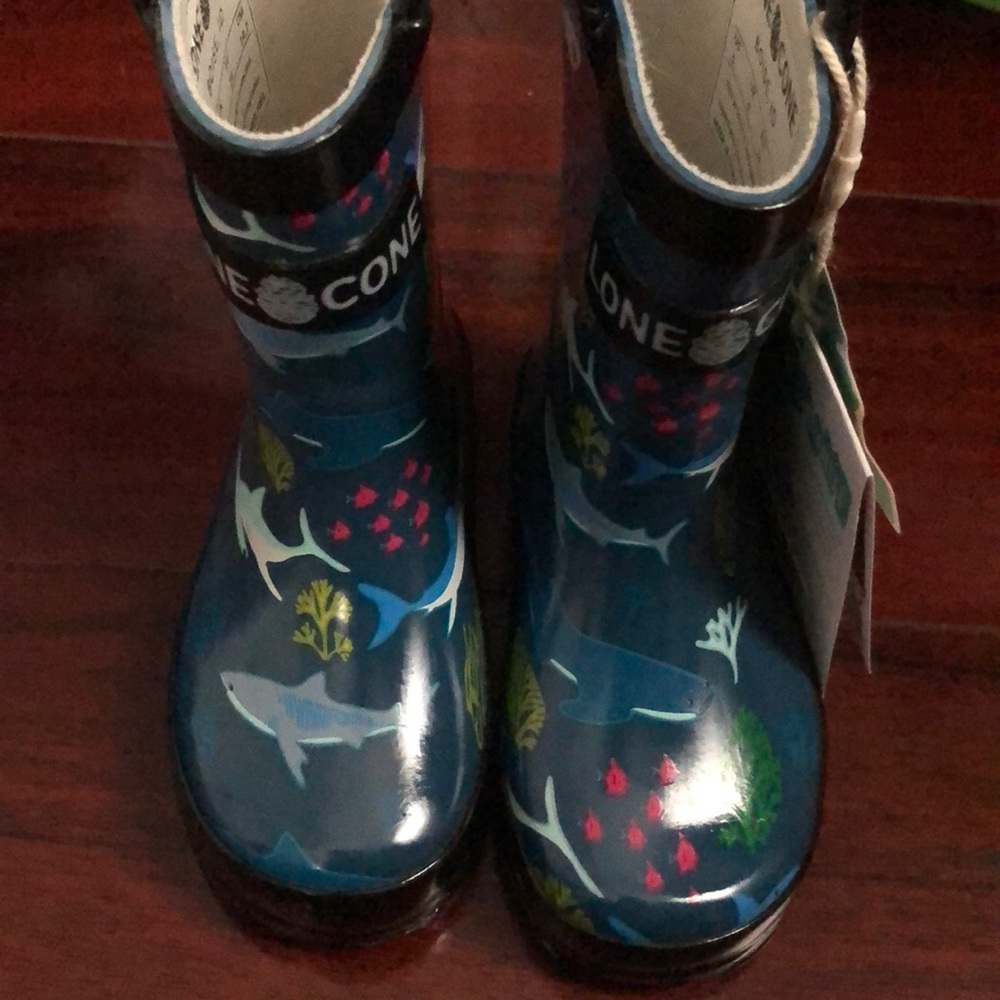 NWT Toddler rain boots